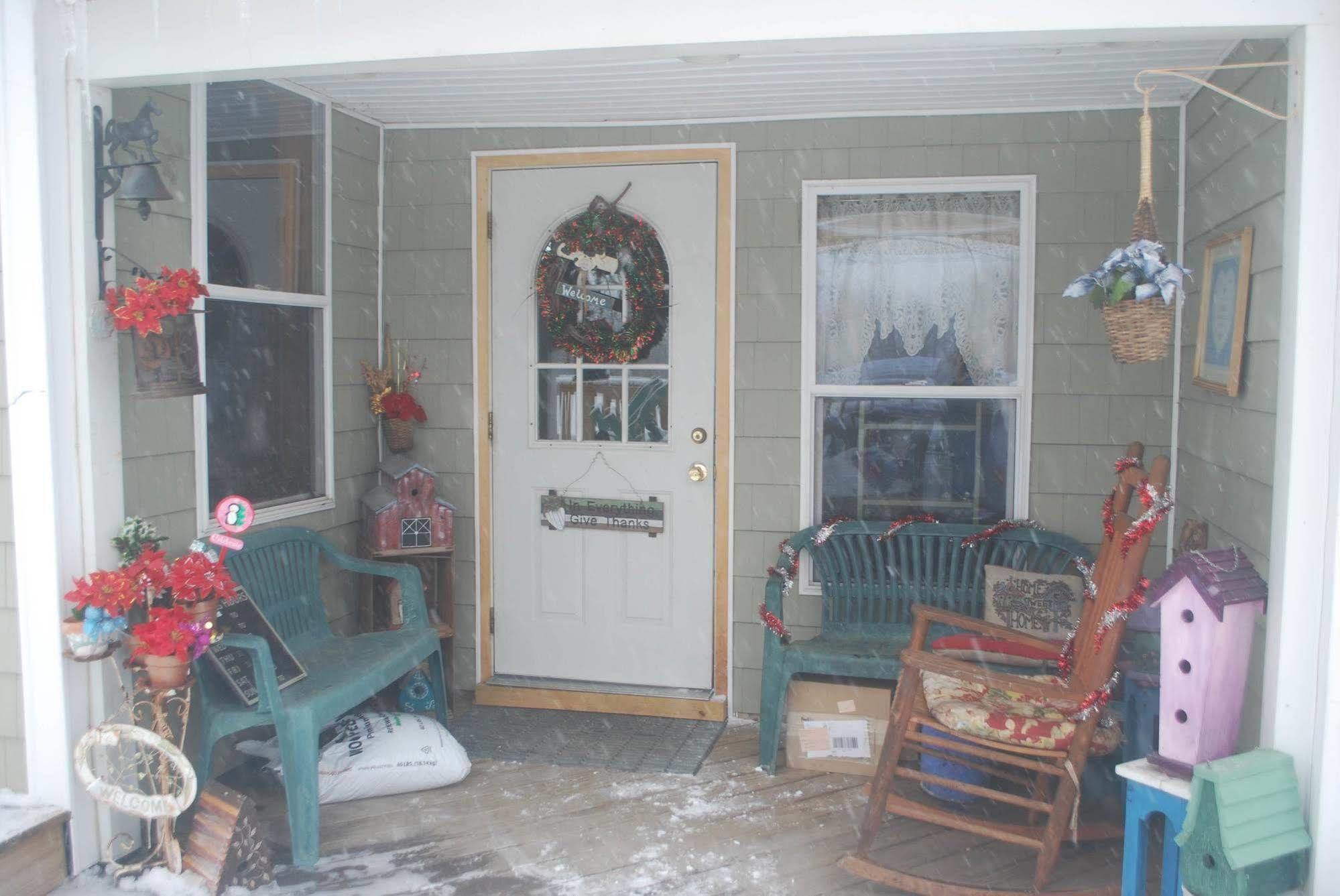 No View Farm Bed & Breakfast Rumford Exterior photo